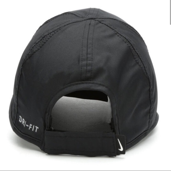 Nike Featherlight Dri-Fit Classic Baseball Hat - Picture 2 of 11